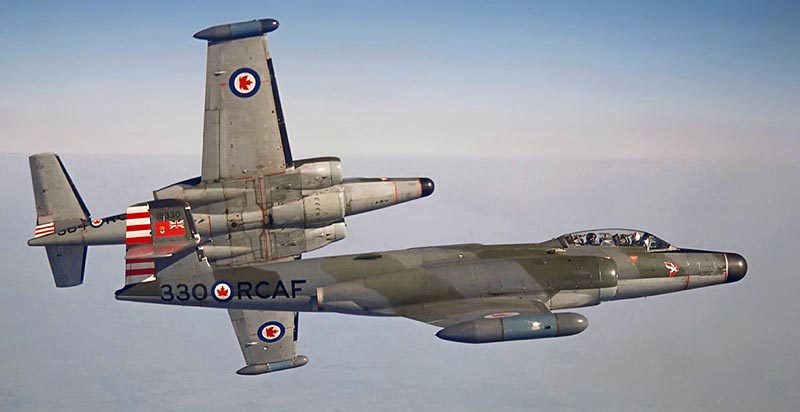 Avro Canada CF-100 Canuck Mk 4B canadiens en vol