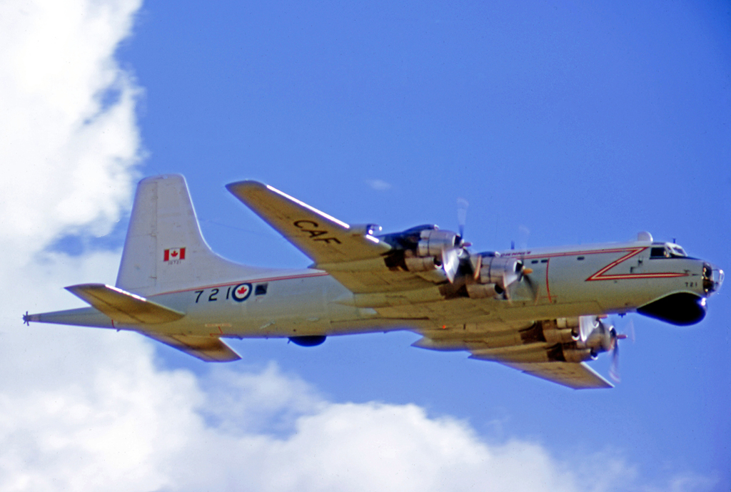 Canadair CL-28 Argus (CP-107 II) en vol