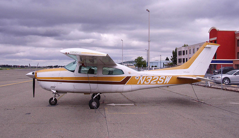 Cessna 210M Centurion civil