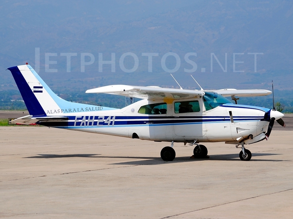 Cessna T210M Centurion hondurien