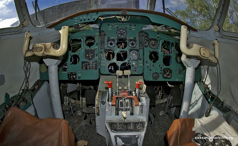 Beriev Be-32 Cuff - Cockpit