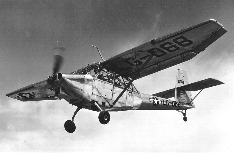 Stinson L-13A Grasshopper de l'USAF en vol