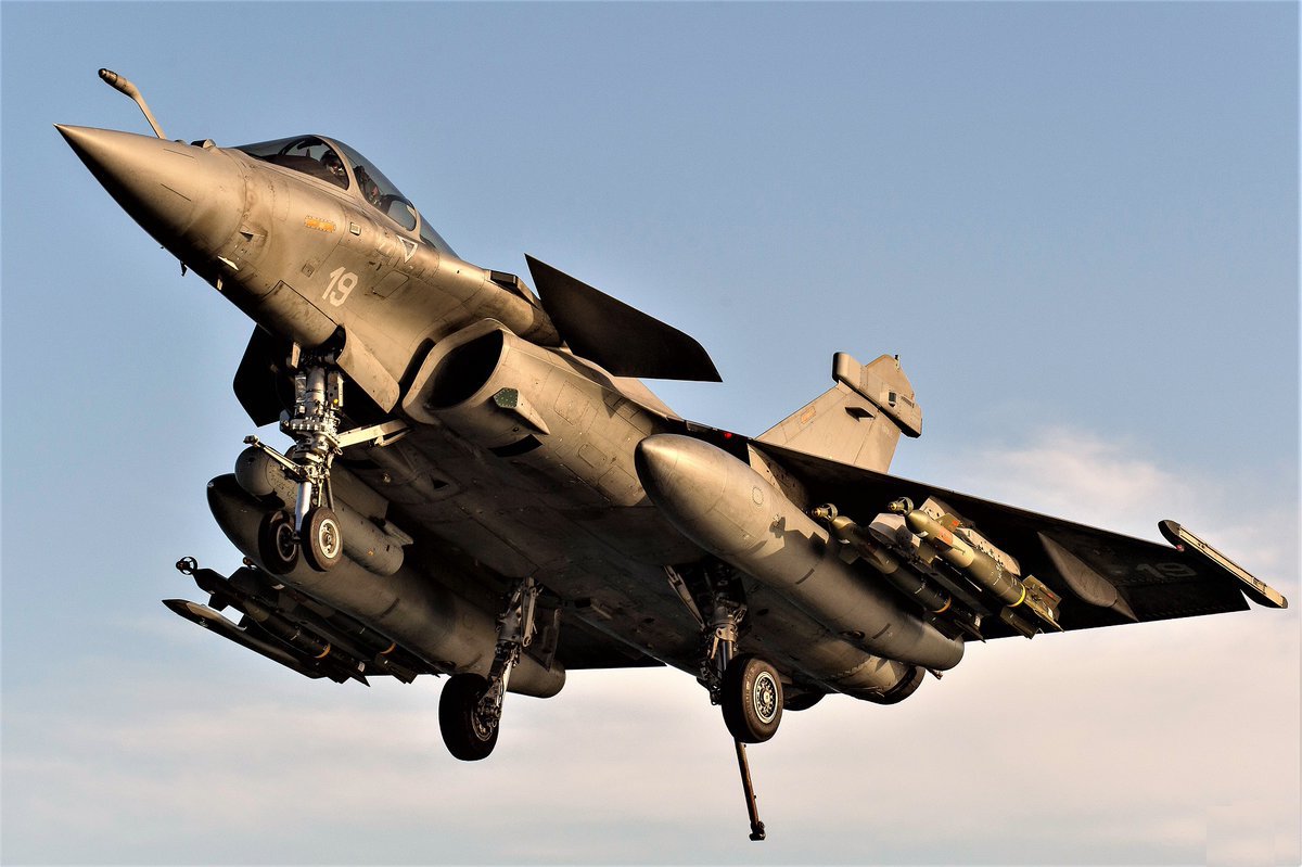 Dassault Rafale M de la marine française à l'atterrissage