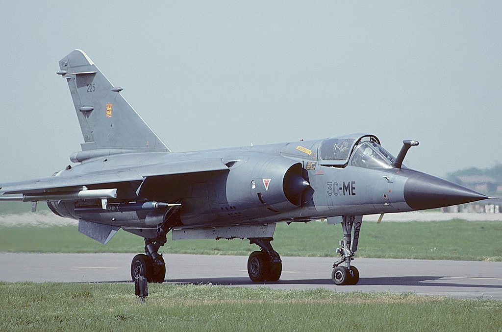 Dassault Mirage F1C-200 français au sol