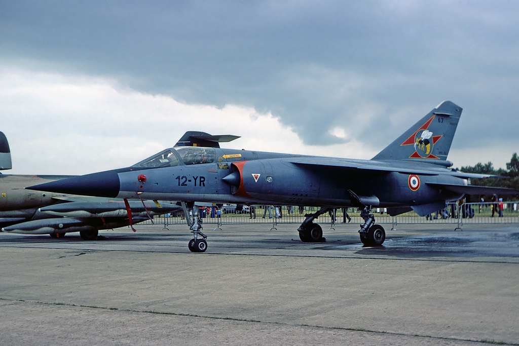 Dassault Mirage F1C français au sol