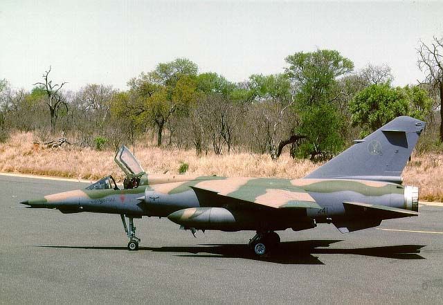 Dassault Mirage F1AZ sud-africain en vol