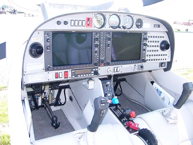 Diamond DA40 Diamond Star - Cockpit