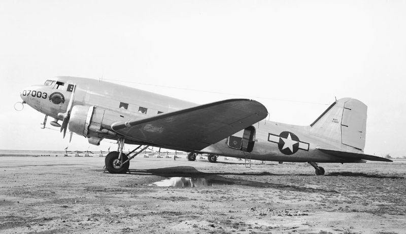 Douglas C-47 Dakota (R4D-4) de l'US Navy