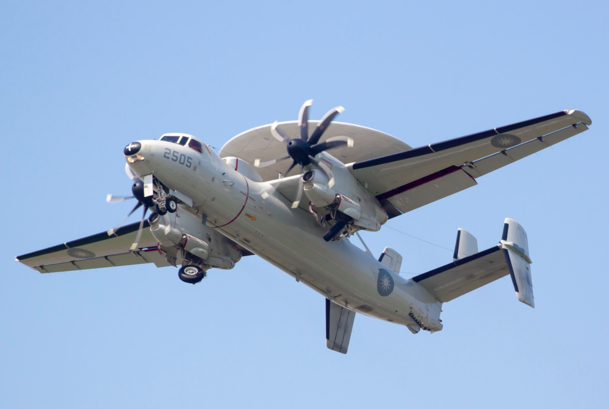 Grumman E-2K Hawkeye en vol