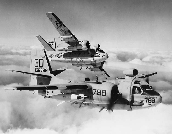 Grumman C-1 Trader (EC-1A) de l'US Navy en vol