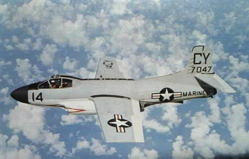 Douglas F-10 Skyknight (F3D-2Q) de l'USMC en vol