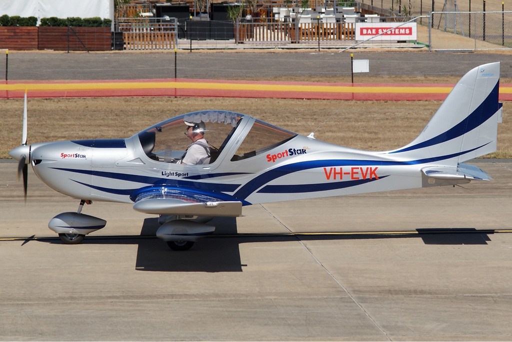 Evektor EV-97 SportStar SL au roulage