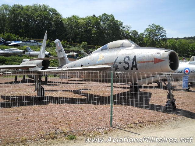 Republic F-84F Thunderstreak français par Clansman