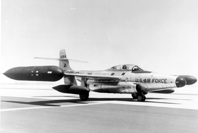 Northrop F-89H Scorpion de l'USAF au sol