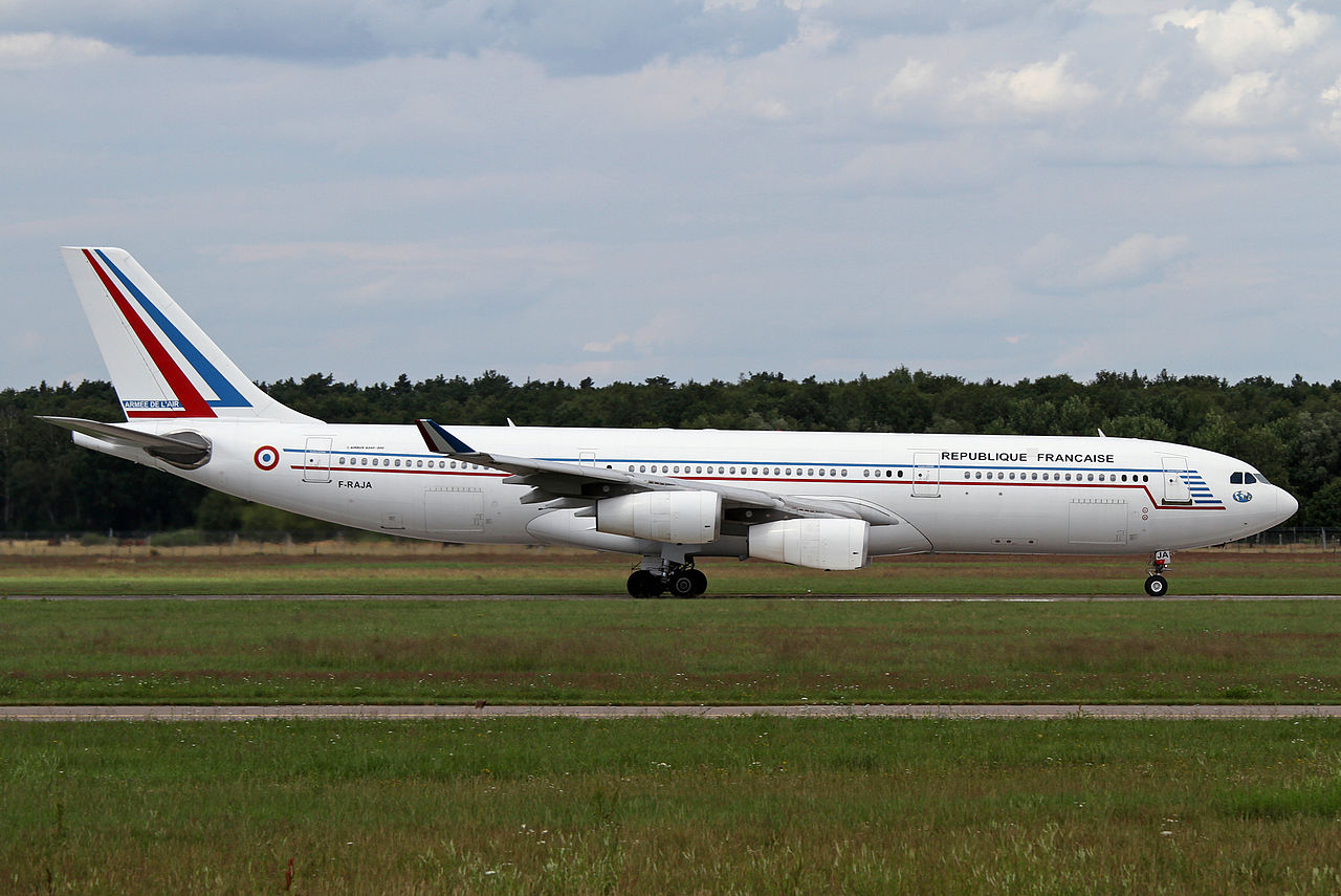 Airbus A340-200 français