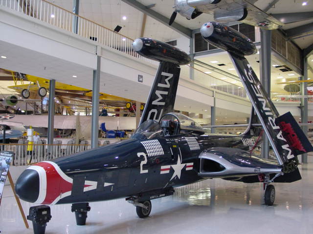 McDonnell F-2 Banshee (F2H-2P) exposé