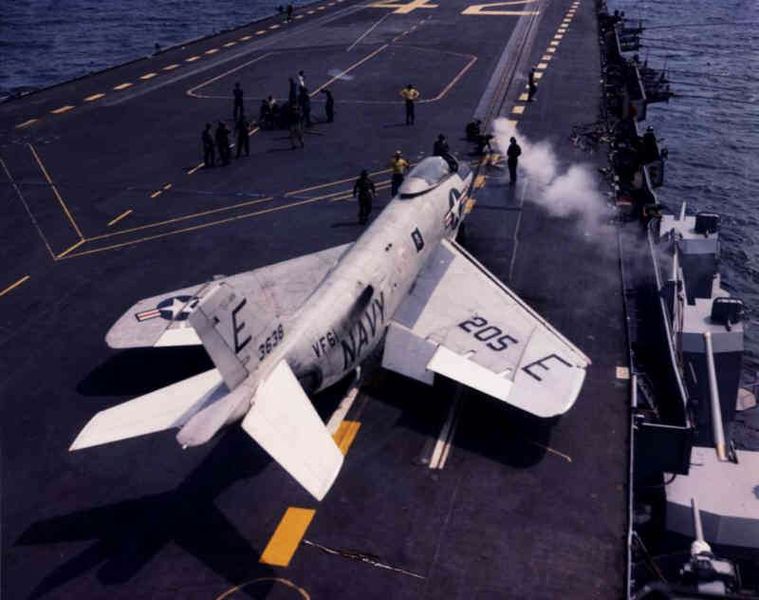 McDonnell F-3 Demon (F3H-2N) de l'US Navy sur le pont