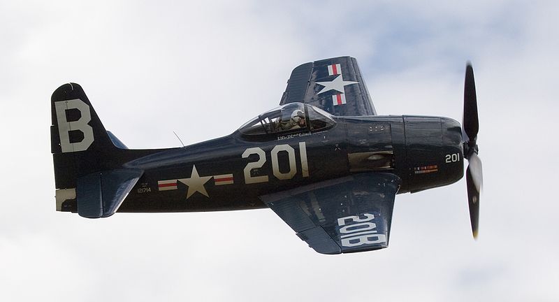 Grumman F8F Bearcat (F8F-2P) en démonstration