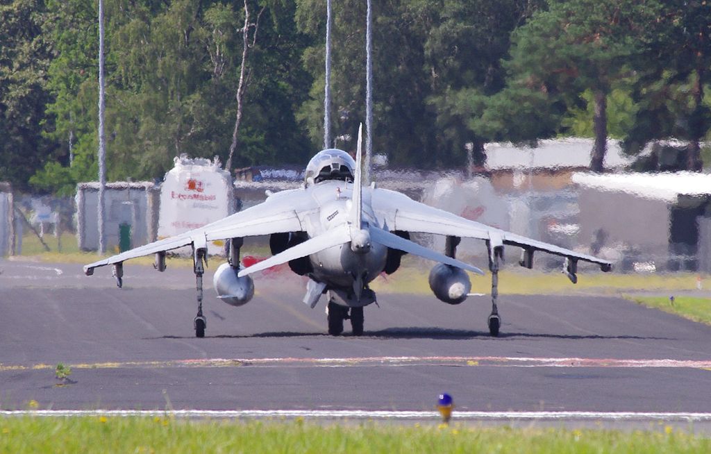 McDonnell Douglas AV-8B Harrier II vu de derrière
