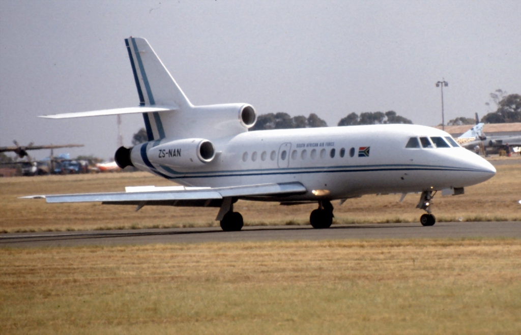 Dassault Falcon 900A sud-africain