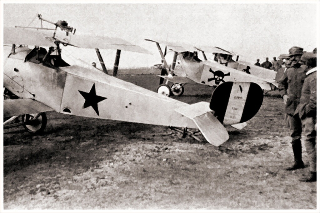 Nieuport 17 italiens alignés