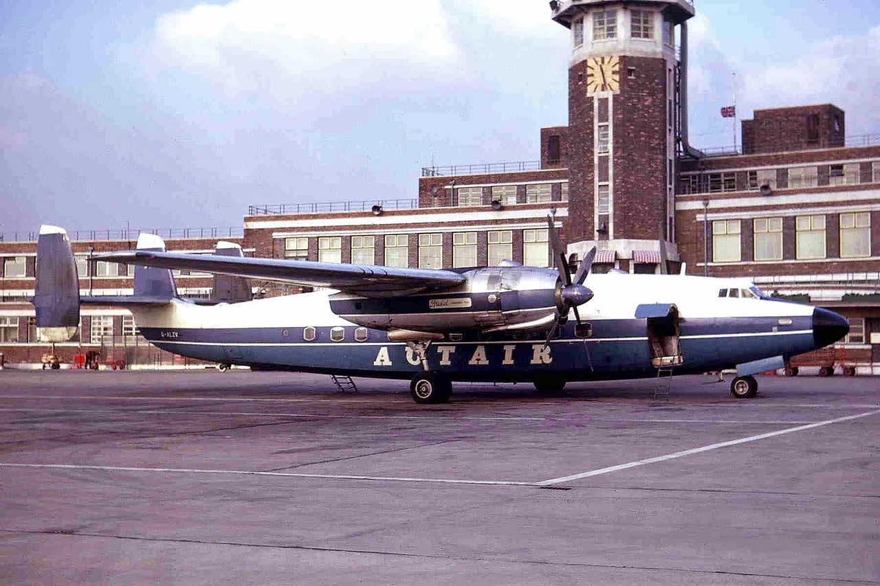 Airspeed AS.57 Ambassador au parking