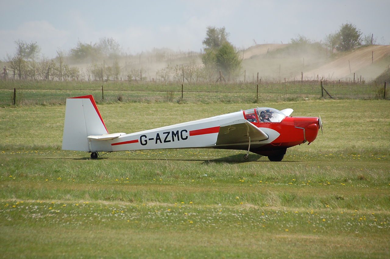 Slingsby T61 Falke vu de profil