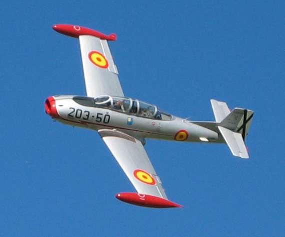 Hispano HA-200 Saeta espagnol en vol