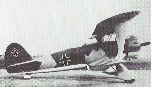 Henschel Hs 123 de la Luftwaffe au sol