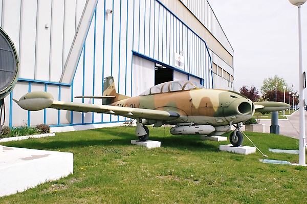 Hispano HA-220 Super Saeta espagnol