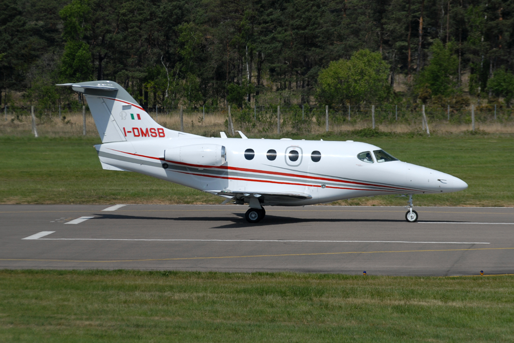 Beech 390 Premier I au roulage