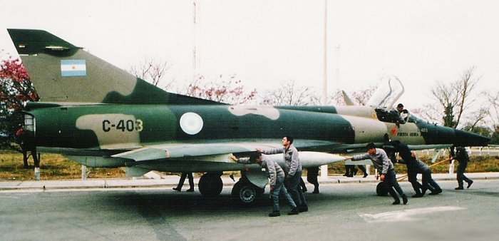 IAI Nesher (Dagger) argentin au sol