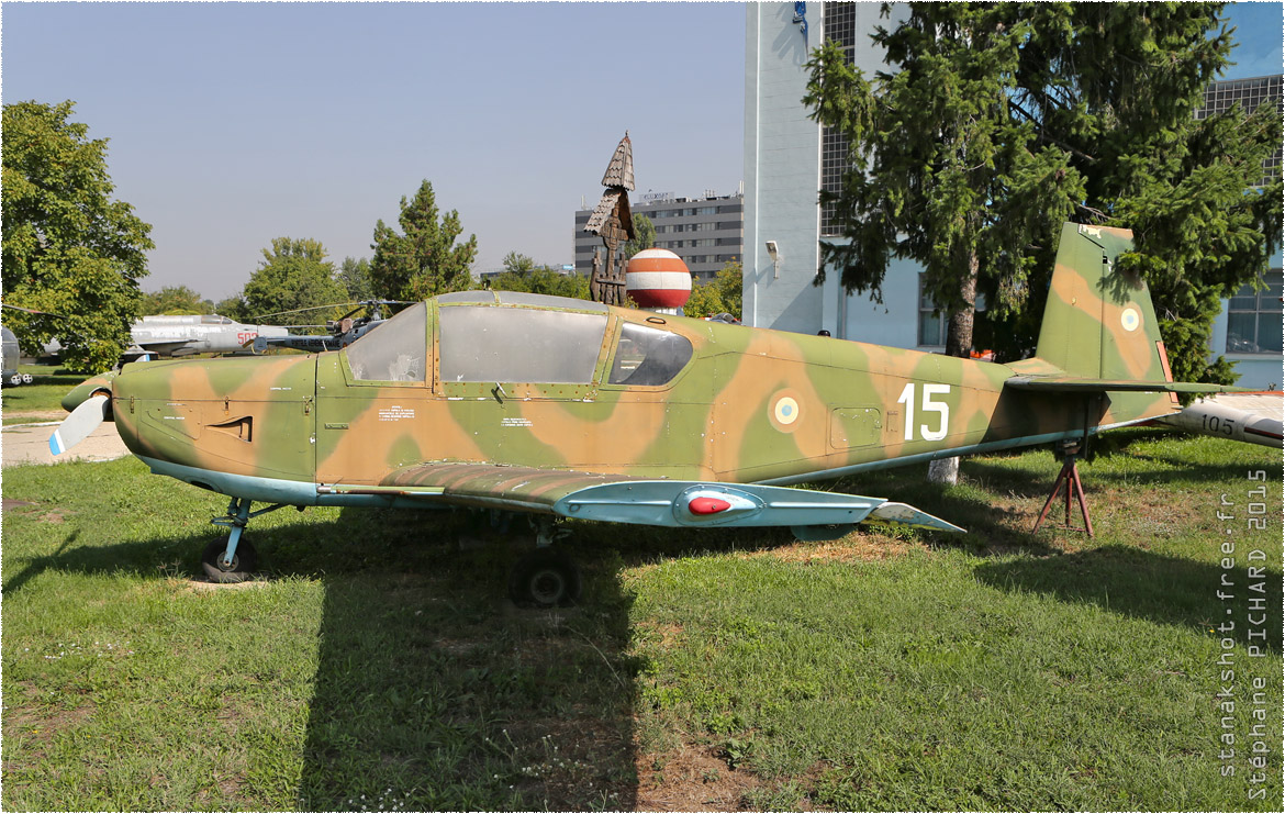 IAR 823 roumain par Stanak