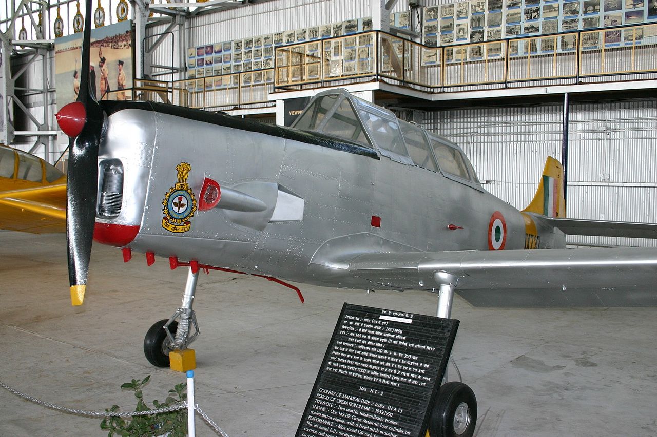 HAL HT-2 vu de l'avant