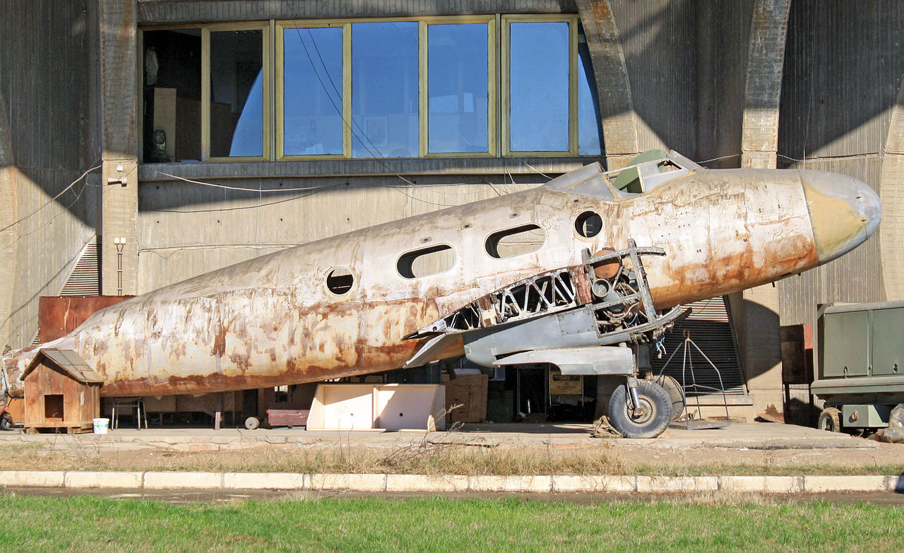 Ikarus 214P - Épave vue de côté