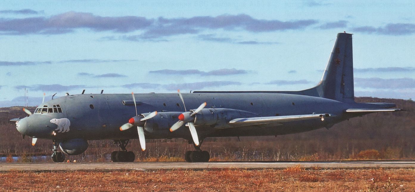 Iliouchine Il-38 de la marine russe au sol