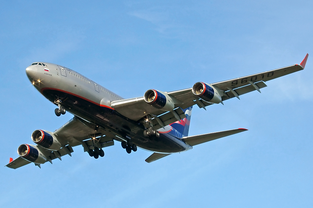 Iliouchine Il-96-300 en survol
