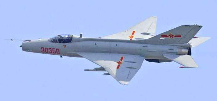 Chengdu J-7G en vol