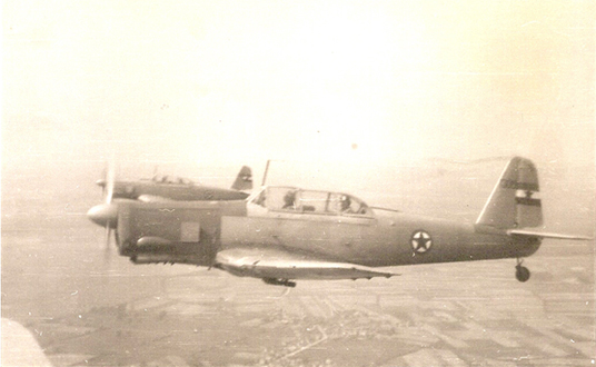 UTVA 213 yougoslaves en formation