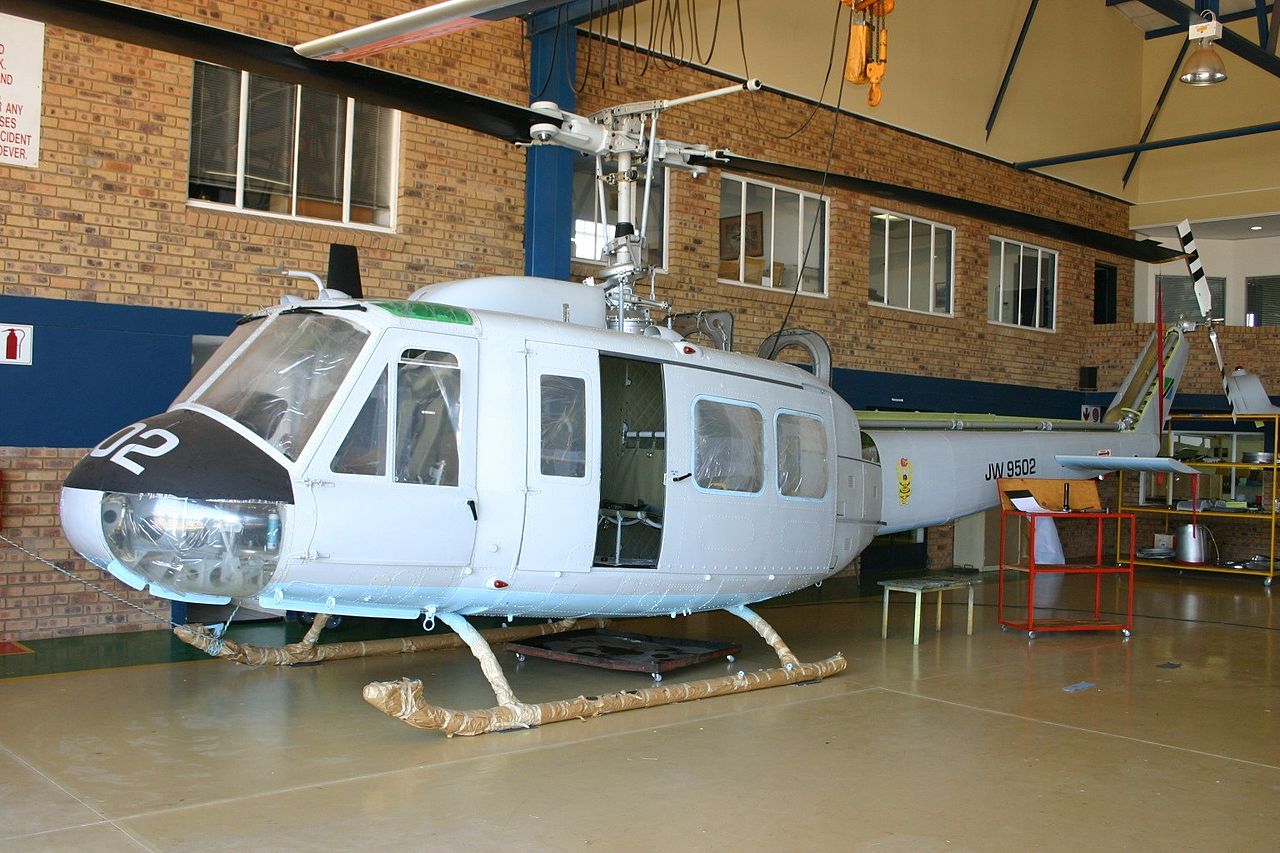 Agusta/Bell AB 205A-1 Huey tanzanien