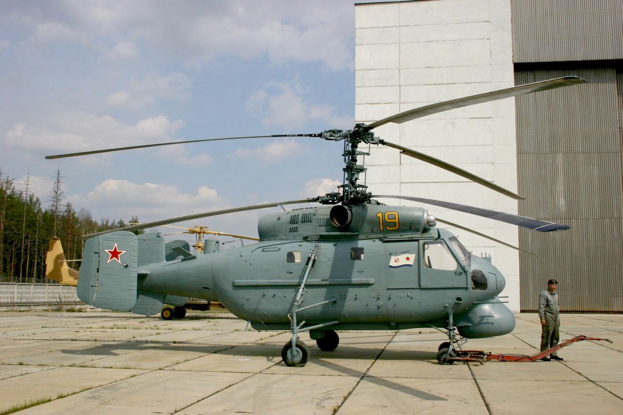 Kamov Ka-25PL de la marine soviétique au sol