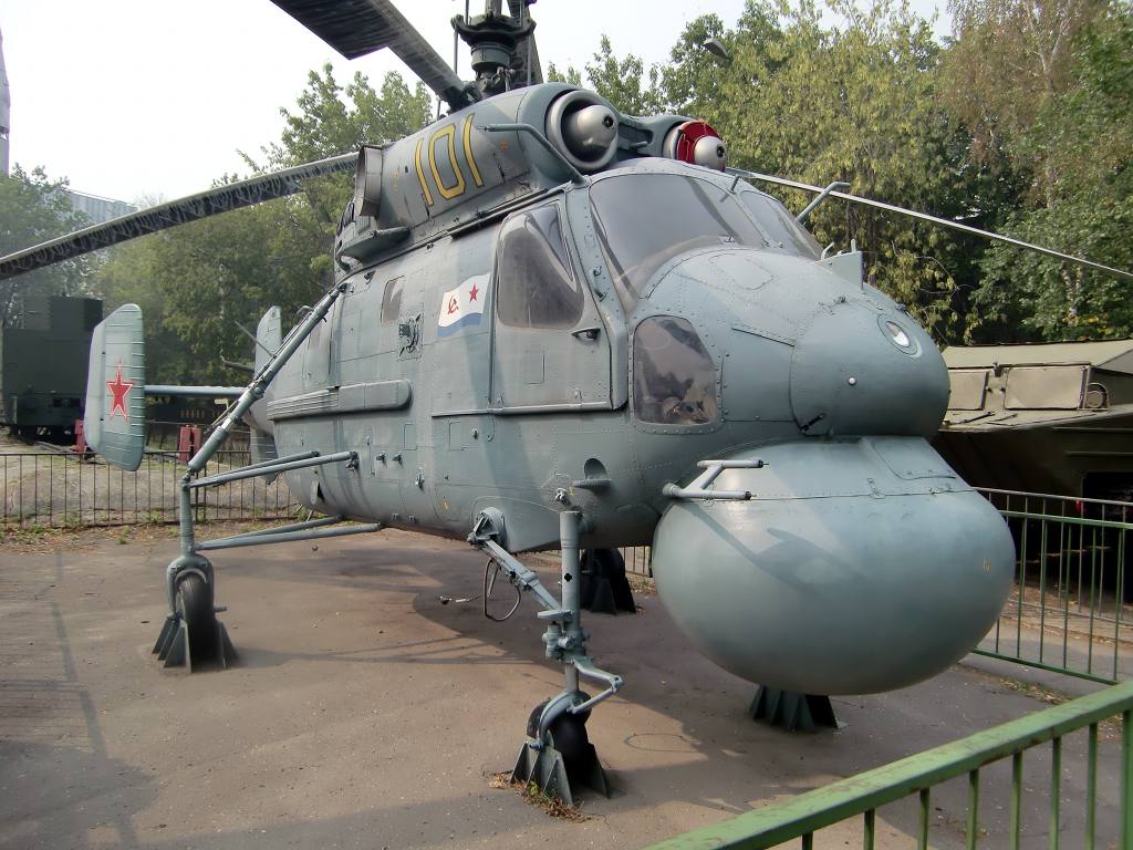Kamov Ka-25Ts de la marine soviétique exposé au Musée central des forces armées russes