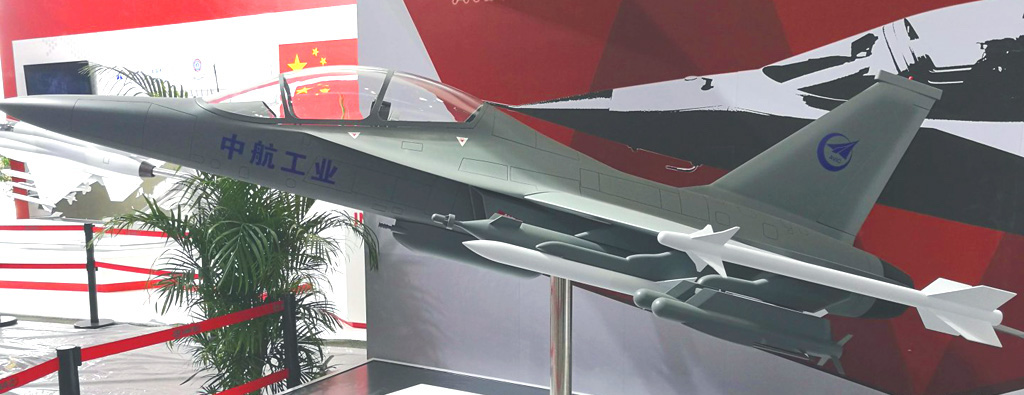 Hongdu L-15B - Maquette