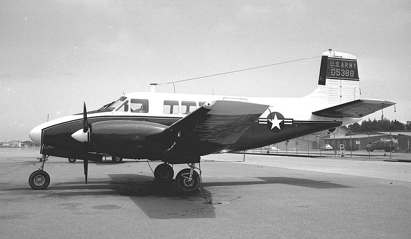 Beech 65 Queen Air (U-8F) de l'US Army