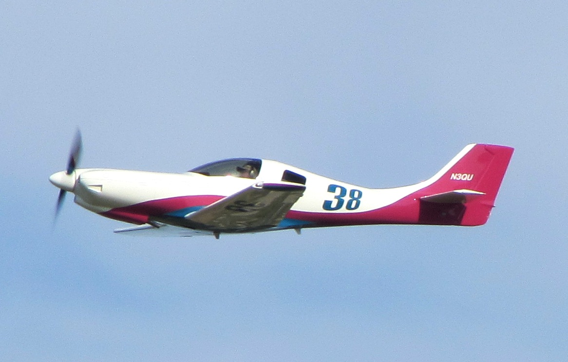 Lancair 360 civil en vol