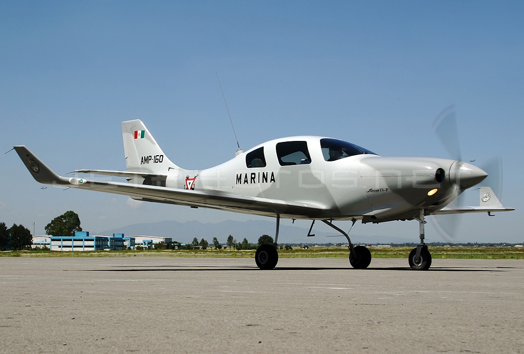 Lancair IV-P de la marine mexicaine
