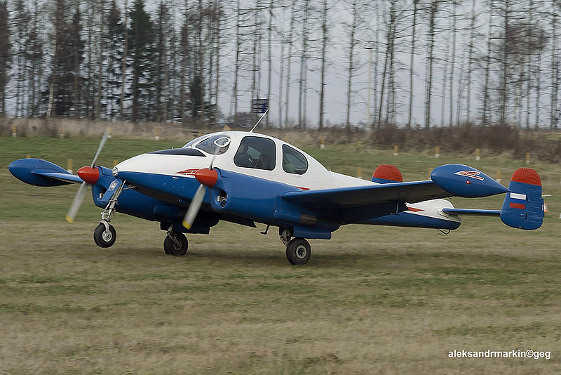 Let L-200A Morava civil à l'atterrissage