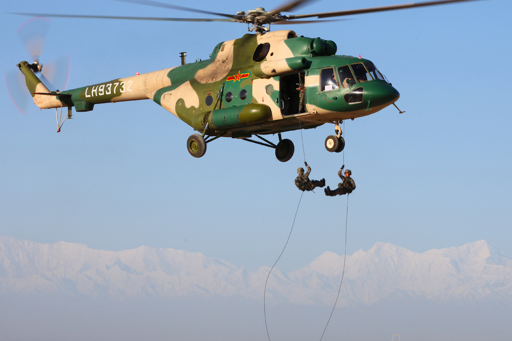 Mil Mi-171E de l'armée chinoise en vol