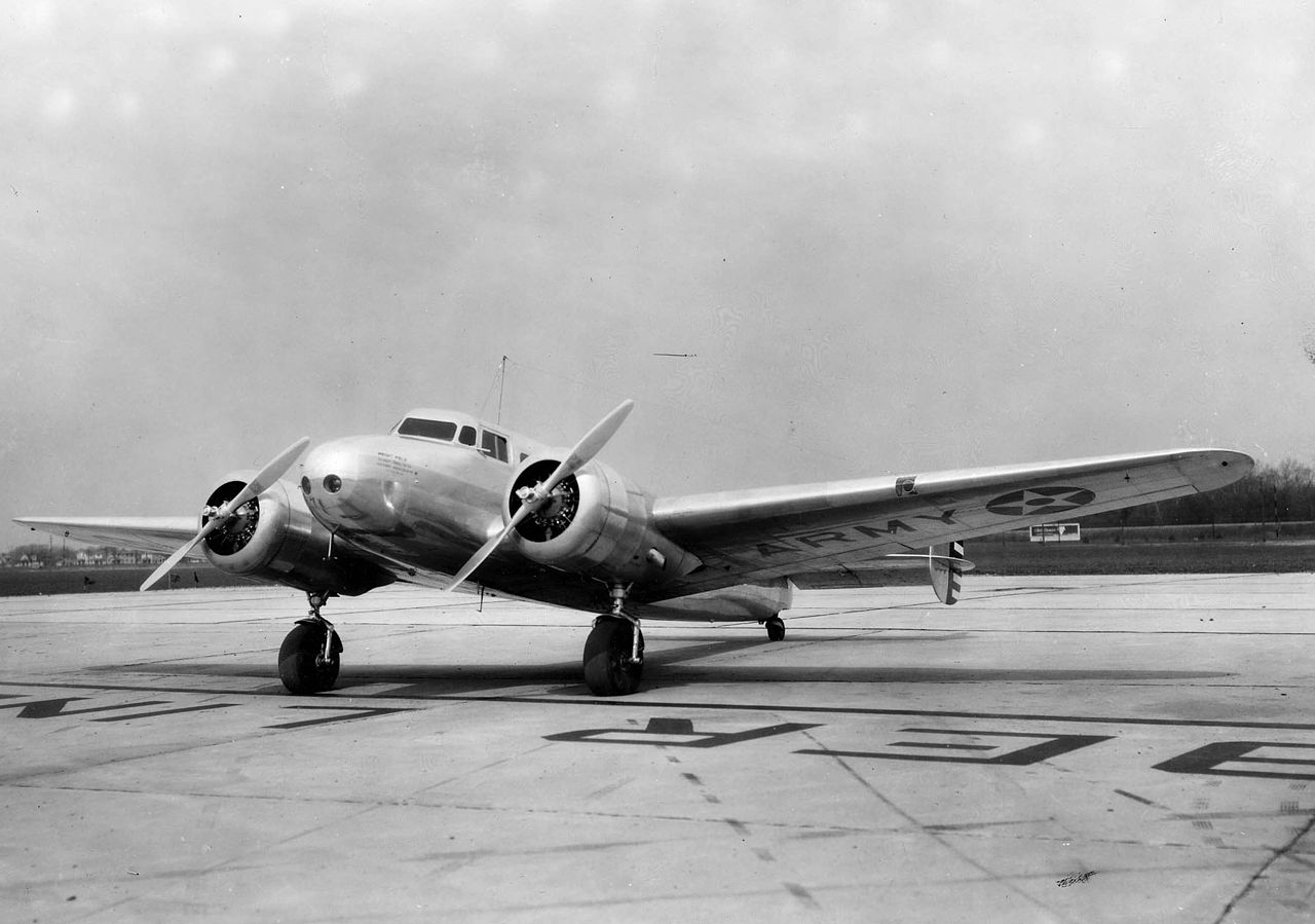 Lockheed 10 Electra (UC-36) vu de l'avant