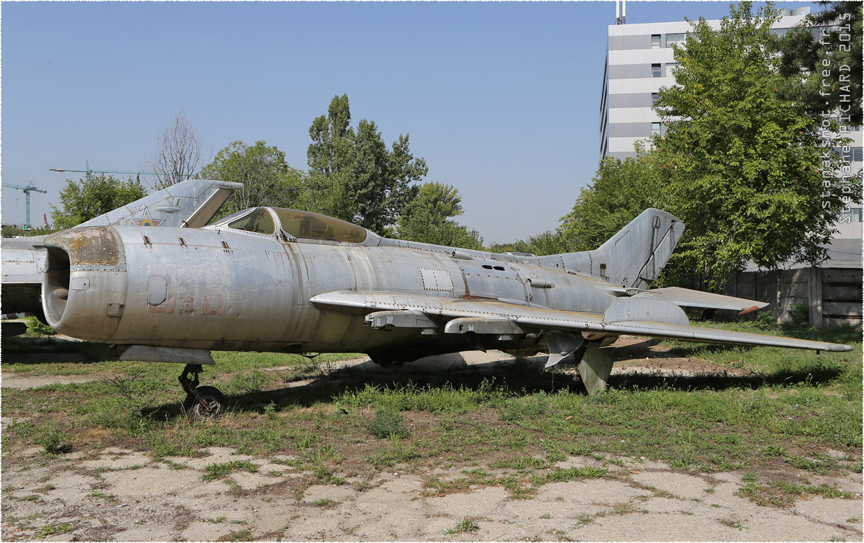 Mikoyan-Gourevitch MiG-19PM roumain par Stanak